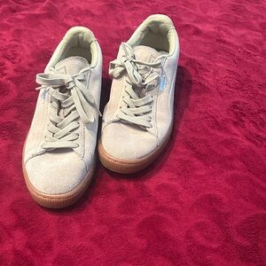 Puma Gray Sneakers with Tan Soles